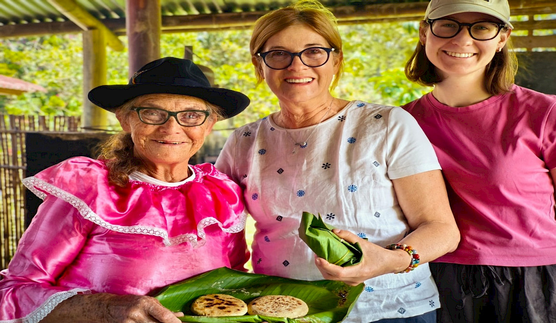 community tours colombia